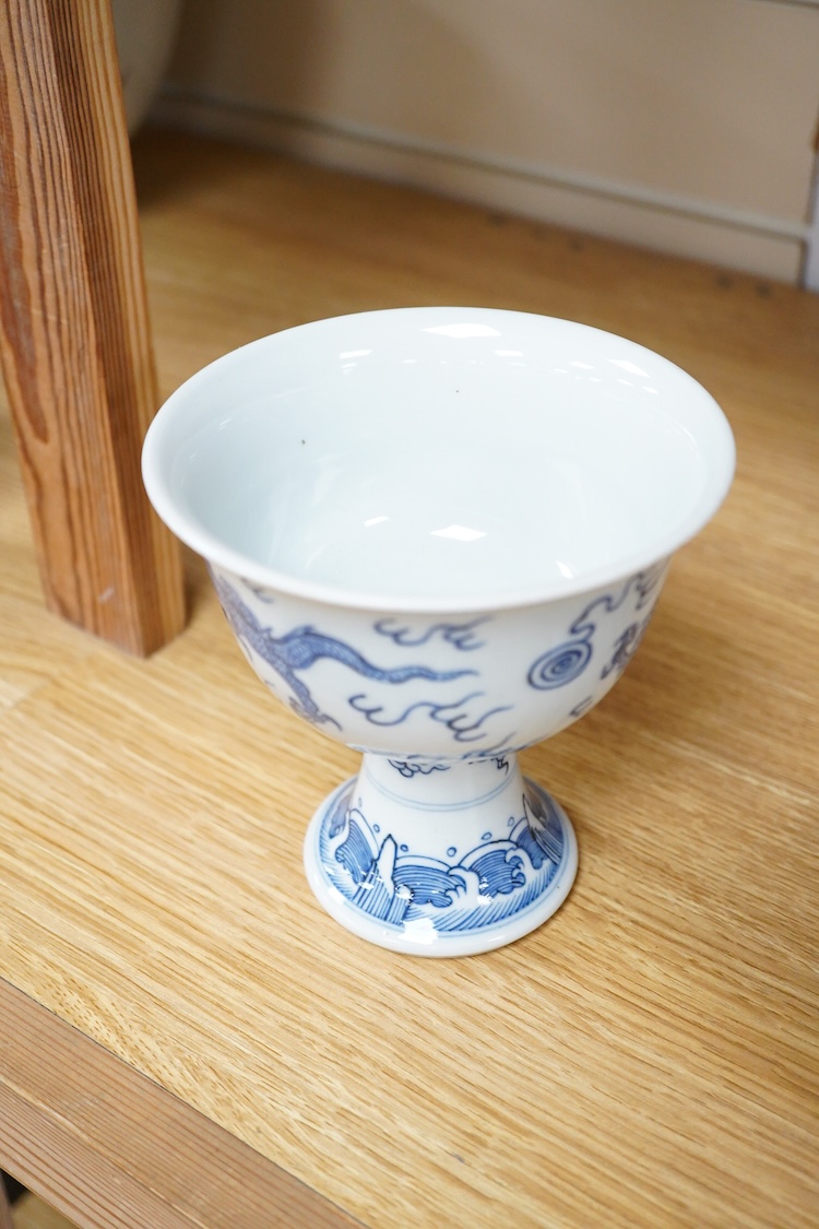 A Chinese blue and white ‘dragon’ stem cup, 13cm